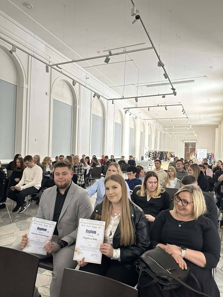 Zwycięstwo uczniów ZSZ nr 4 w ogólnopolskim konkursie kulinarnym fot. ZSZ nr 4 [14.01.2026] - zdjęcie #11 - eOstroleka.pl