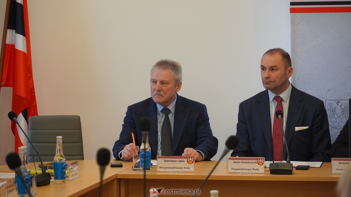 Trwa XXIV sesja Rady Powiatu w Ostrołęce [15.01.2026] - zdjęcie #49 - eOstroleka.pl
