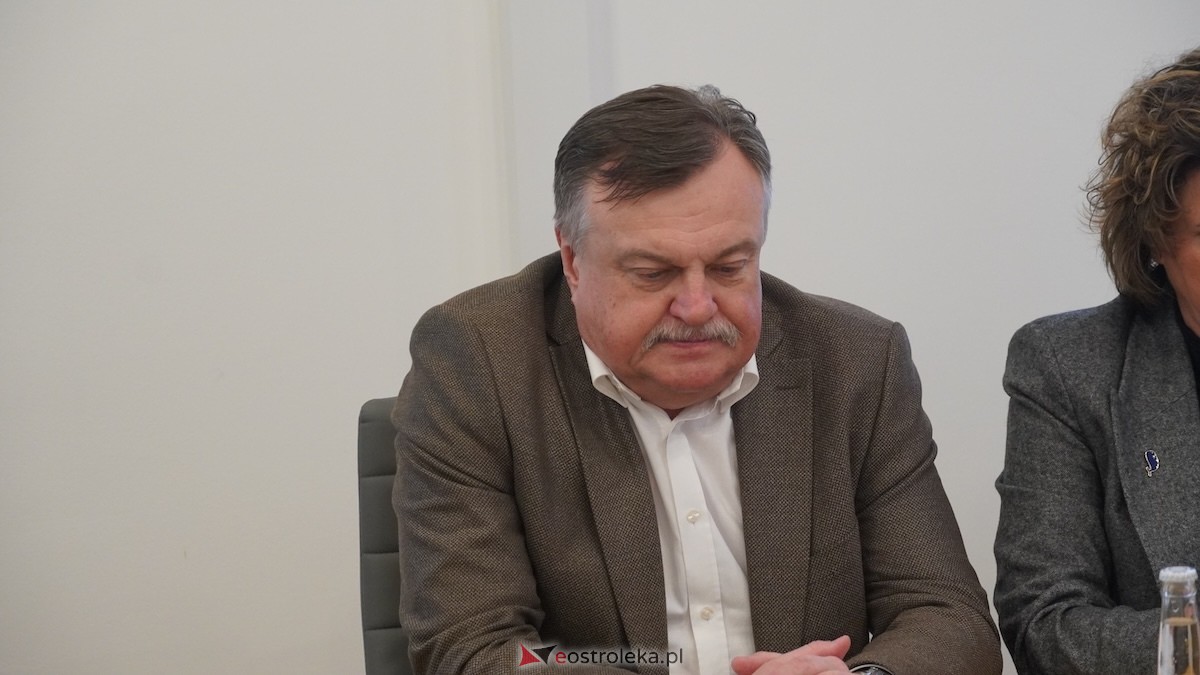 Trwa XXIV sesja Rady Powiatu w Ostrołęce [15.01.2026] - zdjęcie #45 - eOstroleka.pl