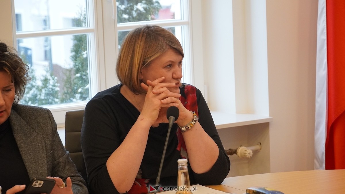 Trwa XXIV sesja Rady Powiatu w Ostrołęce [15.01.2026] - zdjęcie #43 - eOstroleka.pl