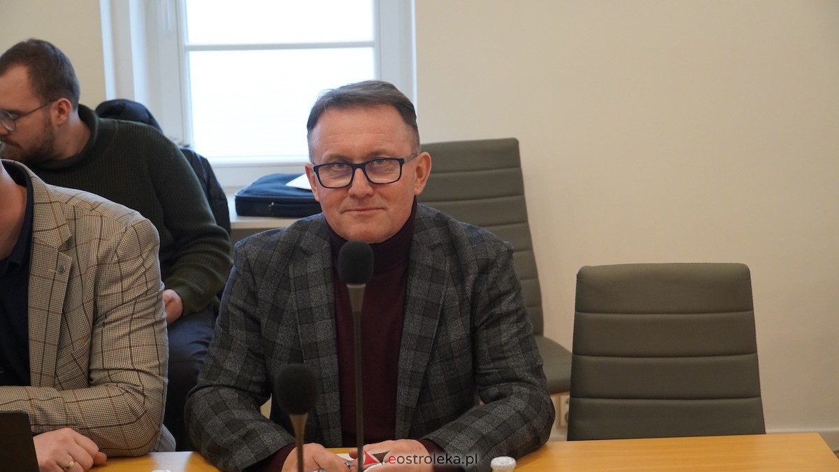 Trwa XXIV sesja Rady Powiatu w Ostrołęce [15.01.2026] - zdjęcie #39 - eOstroleka.pl