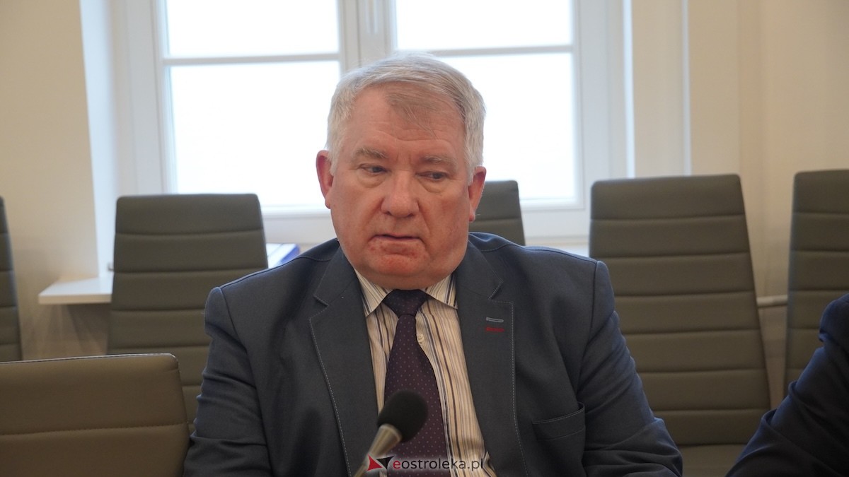 Trwa XXIV sesja Rady Powiatu w Ostrołęce [15.01.2026] - zdjęcie #33 - eOstroleka.pl