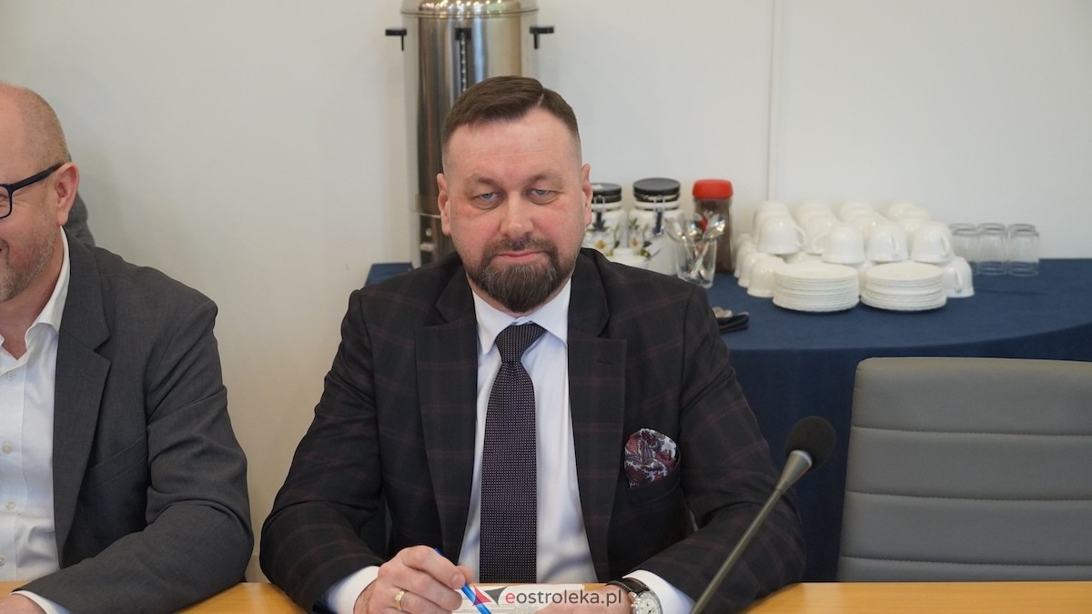 Trwa XXIV sesja Rady Powiatu w Ostrołęce [15.01.2026] - zdjęcie #23 - eOstroleka.pl