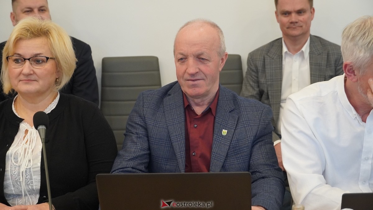 Trwa XXIV sesja Rady Powiatu w Ostrołęce [15.01.2026] - zdjęcie #17 - eOstroleka.pl