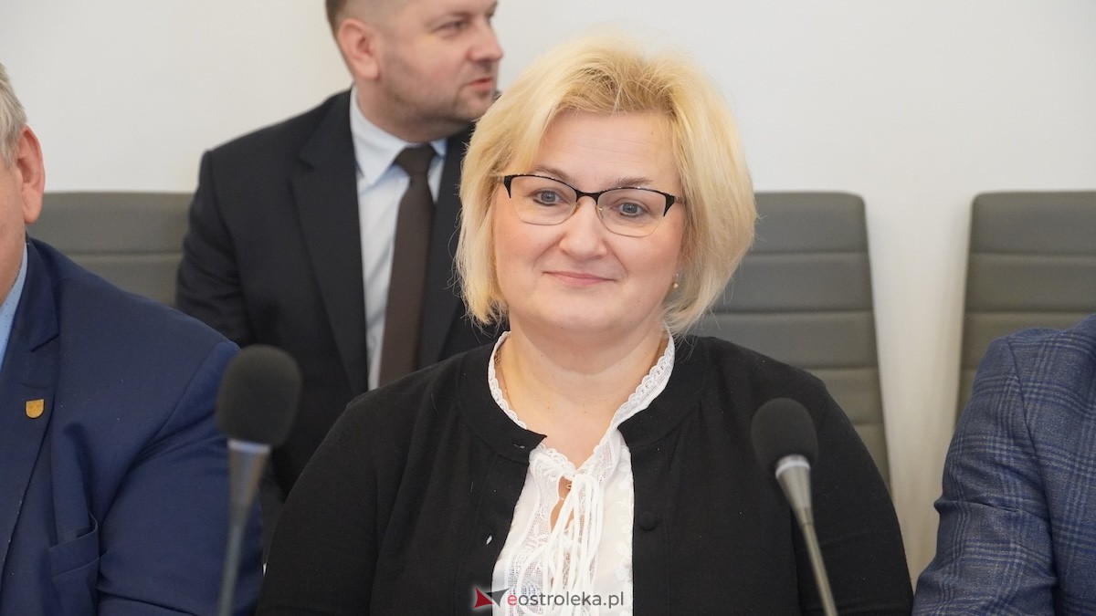Trwa XXIV sesja Rady Powiatu w Ostrołęce [15.01.2026] - zdjęcie #16 - eOstroleka.pl