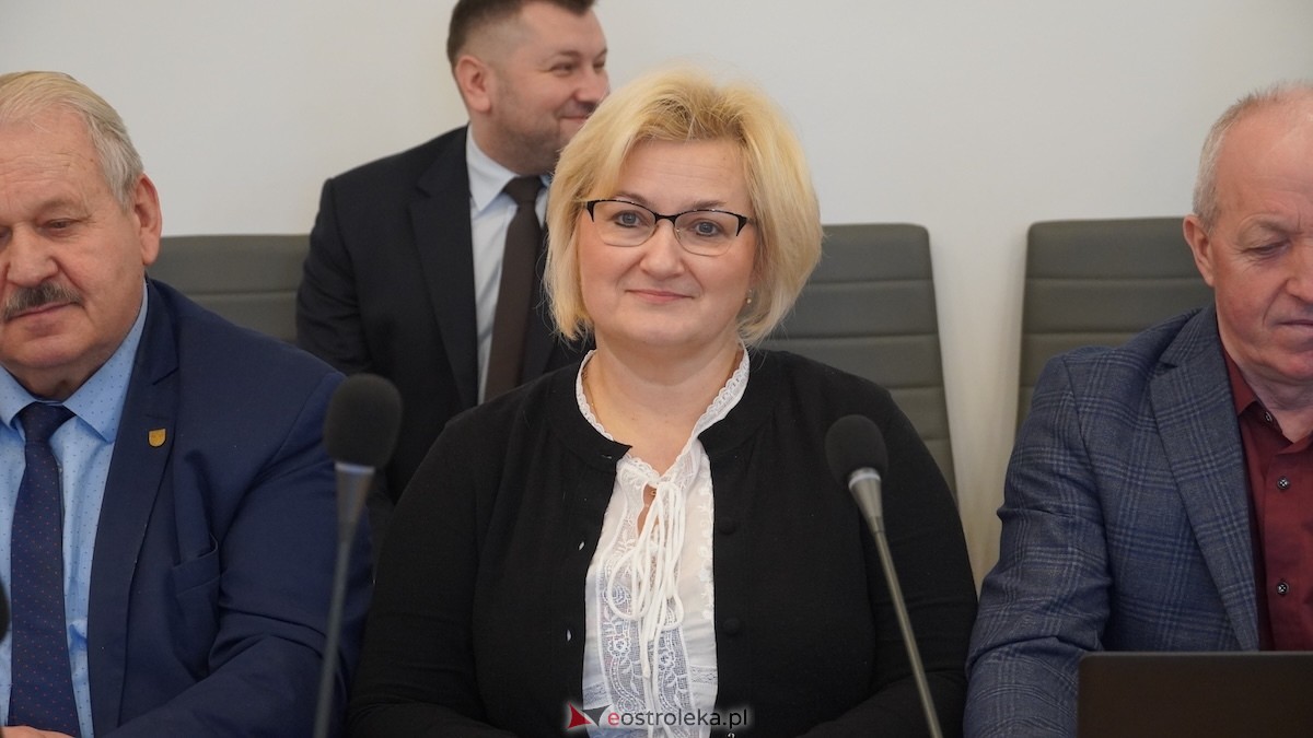 Trwa XXIV sesja Rady Powiatu w Ostrołęce [15.01.2026] - zdjęcie #15 - eOstroleka.pl