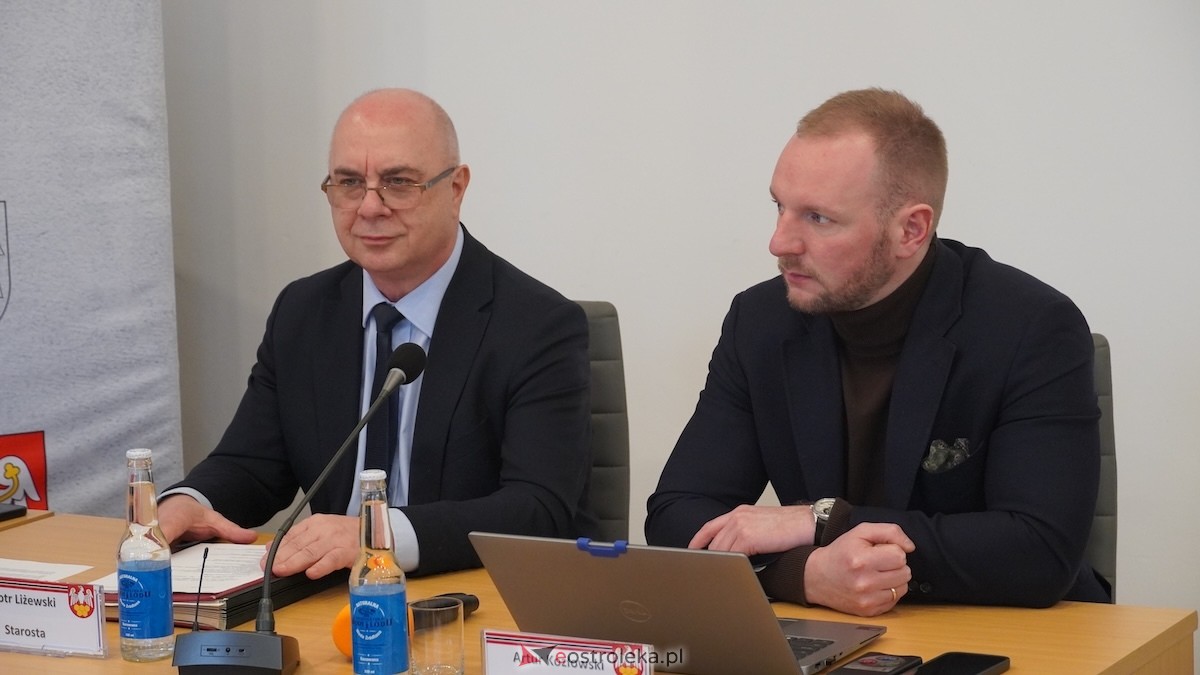 Trwa XXIV sesja Rady Powiatu w Ostrołęce [15.01.2026] - zdjęcie #7 - eOstroleka.pl