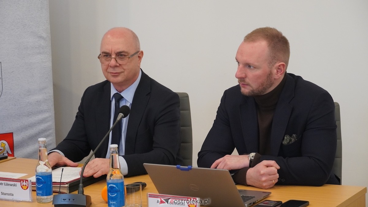 Trwa XXIV sesja Rady Powiatu w Ostrołęce [15.01.2026] - zdjęcie #6 - eOstroleka.pl