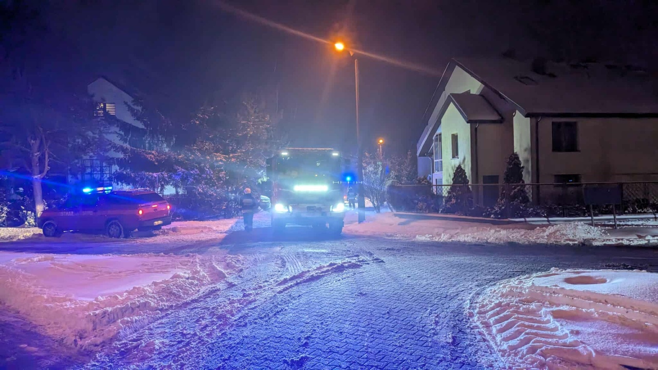 Pożar na osiedlu Kwiatowe w Ostrołęce [15.01.2026] - zdjęcie #10 - eOstroleka.pl