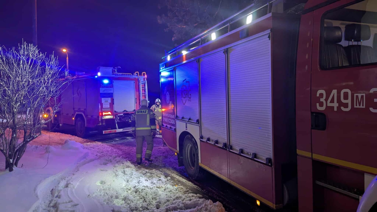 Pożar na osiedlu Kwiatowe w Ostrołęce [15.01.2026] - zdjęcie #8 - eOstroleka.pl