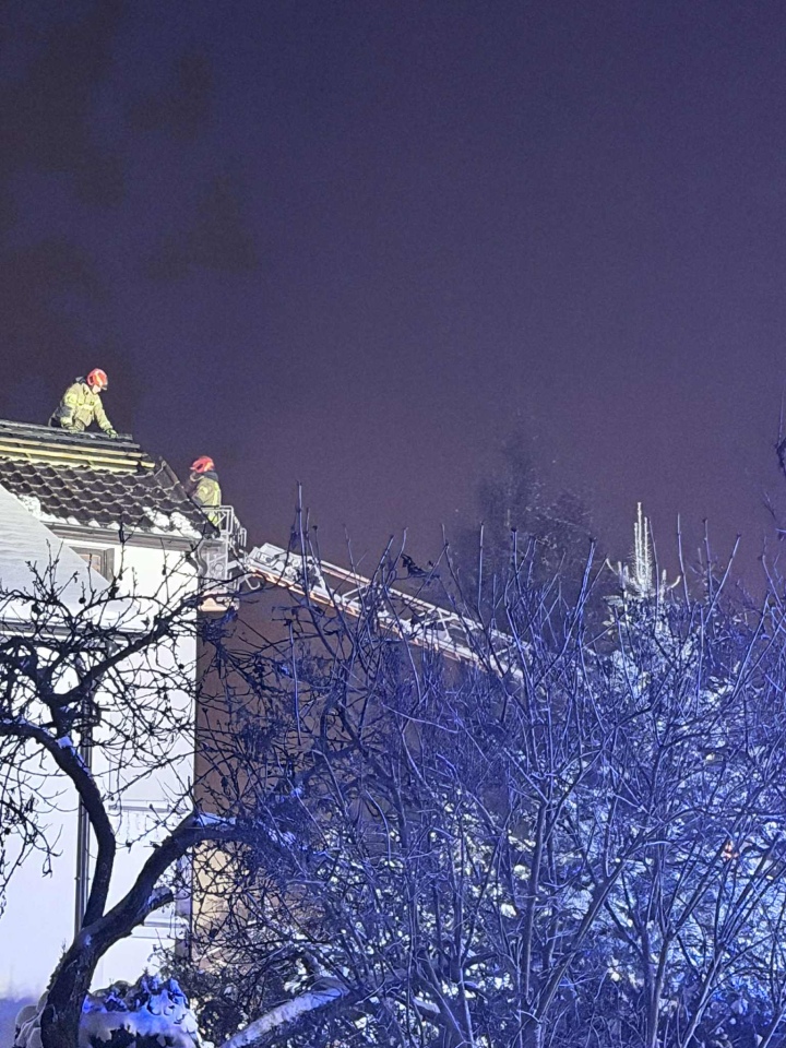 Pożar na osiedlu Kwiatowe w Ostrołęce [15.01.2026] - zdjęcie #4 - eOstroleka.pl