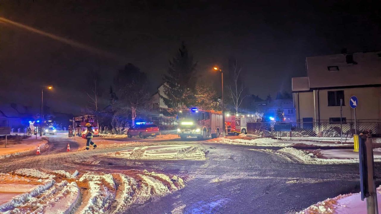 Pożar na osiedlu Kwiatowe w Ostrołęce [15.01.2026] - zdjęcie #11 - eOstroleka.pl