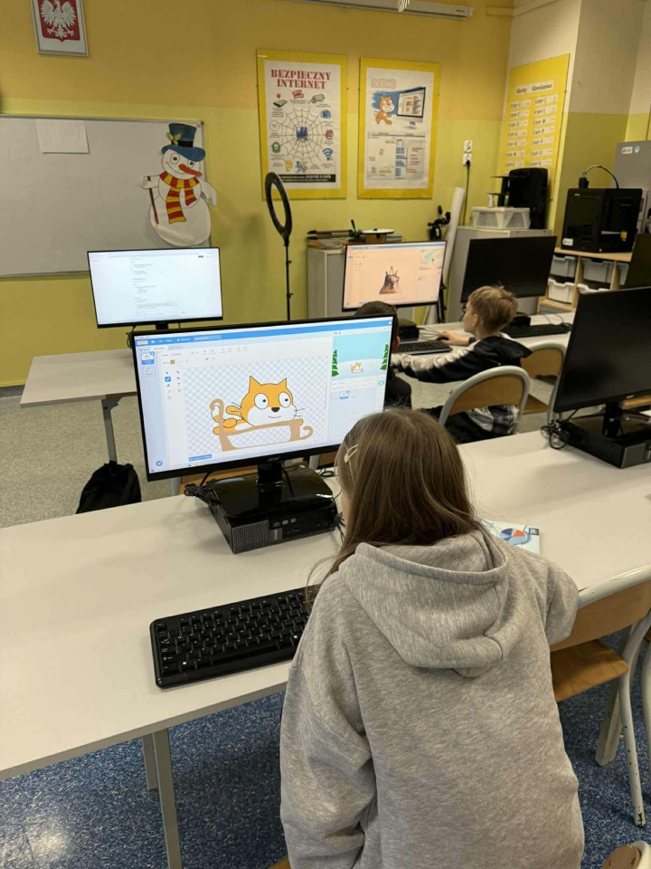 Bezpieczne ferie – programujemy w Scratchu w SP 10 w Ostrołęce - zdjęcie #34 - eOstroleka.pl