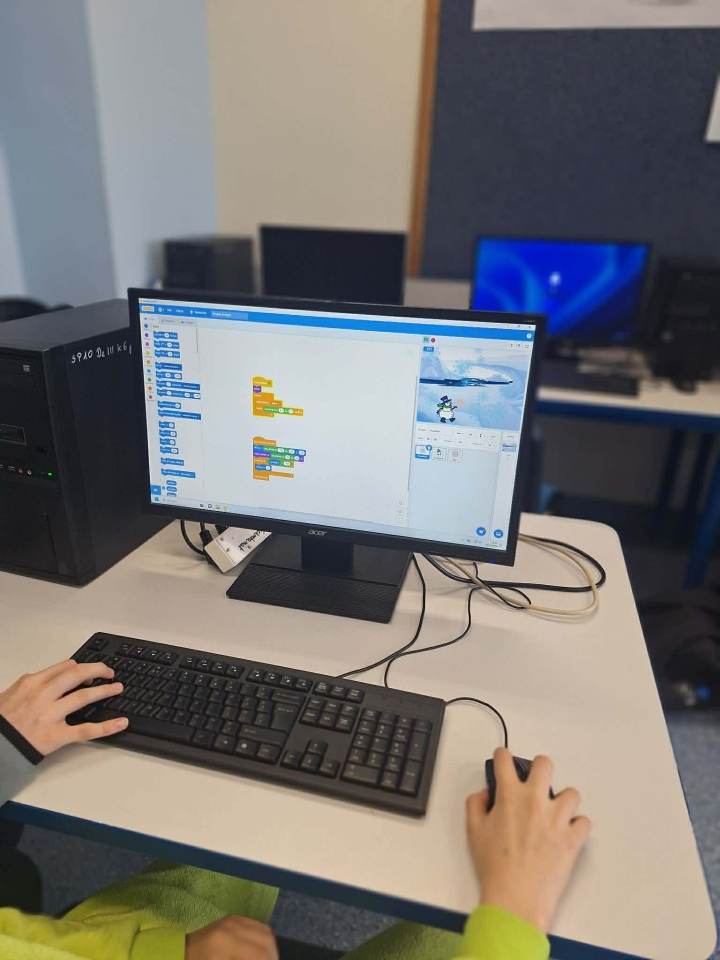 Bezpieczne ferie – programujemy w Scratchu w SP 10 w Ostrołęce - zdjęcie #5 - eOstroleka.pl
