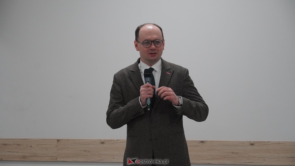 Spotkanie seniorów z Podsekretarzem Stanu w Ministerstwie Rodziny, Pracy i Polityki Społecznej [16.02.2026]  - zdjęcie #22 - eOstroleka.pl