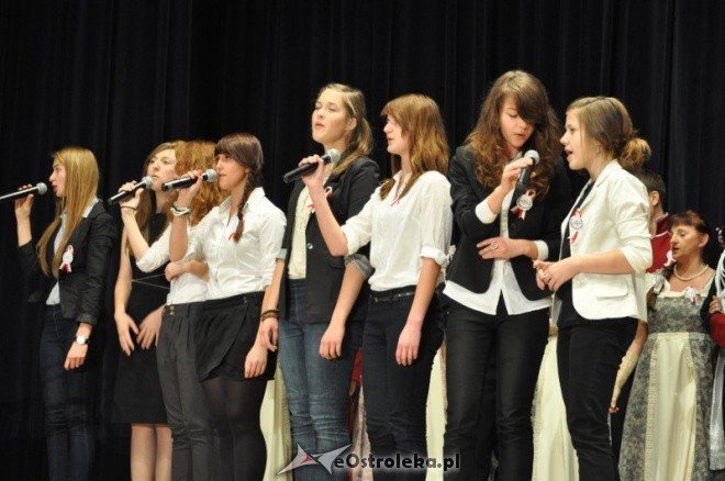 Obchody Święta Niepodległości  w Ostrołęce [11,XI.2011] 	 - zdjęcie #28 - eOstroleka.pl