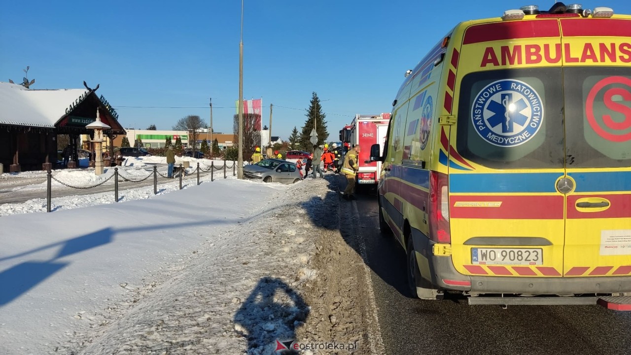Wypadek w Kadzidle [17.01.2026] - zdjęcie #7 - eOstroleka.pl