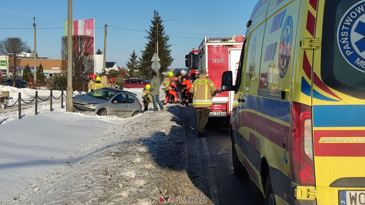 Wypadek w Kadzidle [17.01.2026] - zdjęcie #4 - eOstroleka.pl