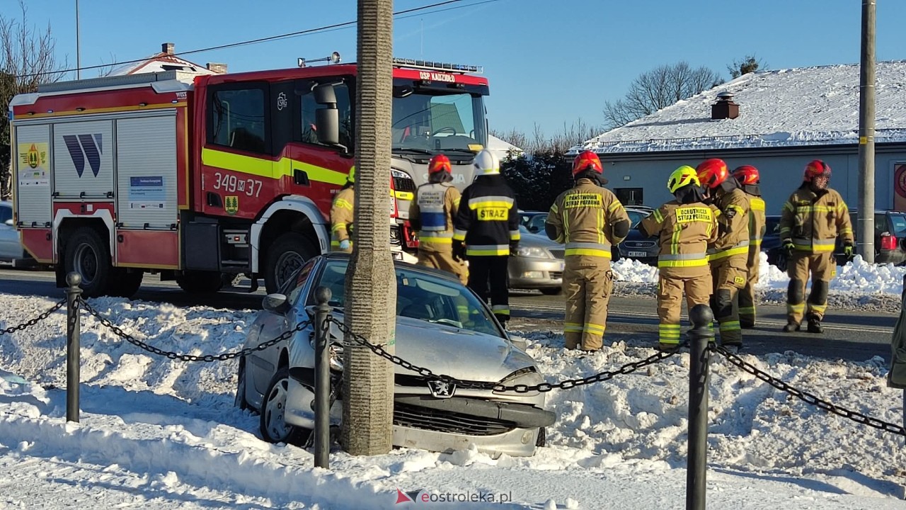 Wypadek w Kadzidle [17.01.2026] - zdjęcie #3 - eOstroleka.pl