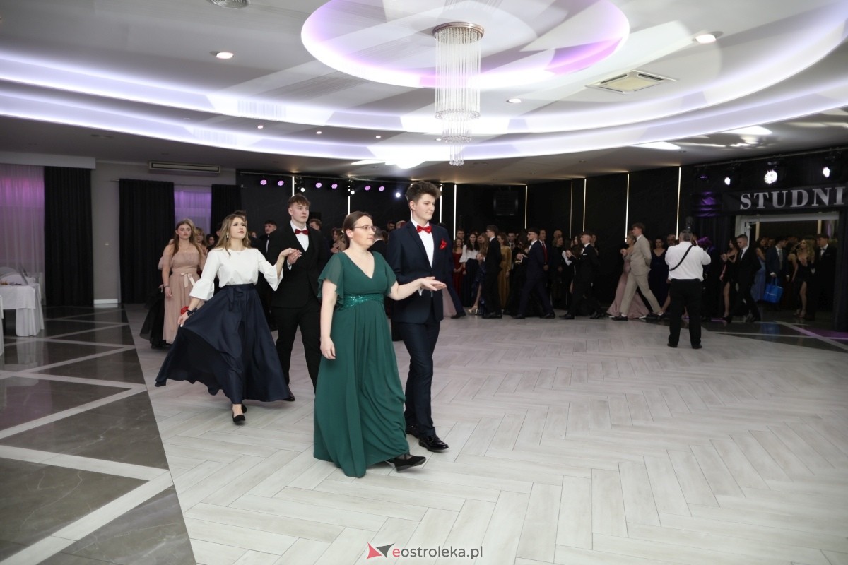 Studniówka I LO w Ostrołęce [17.01.2026] - zdjęcie #465 - eOstroleka.pl
