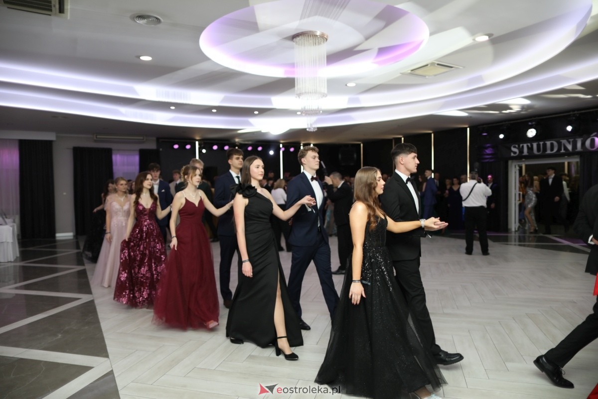 Studniówka I LO w Ostrołęce [17.01.2026] - zdjęcie #458 - eOstroleka.pl