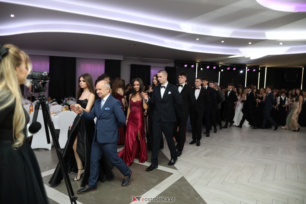 Studniówka I LO w Ostrołęce [17.01.2026] - zdjęcie #402 - eOstroleka.pl