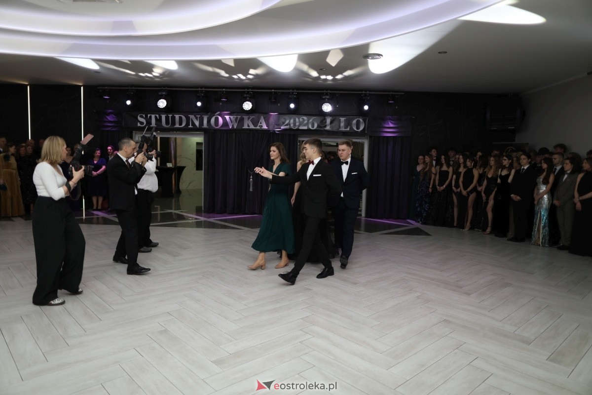 Studniówka I LO w Ostrołęce [17.01.2026] - zdjęcie #384 - eOstroleka.pl