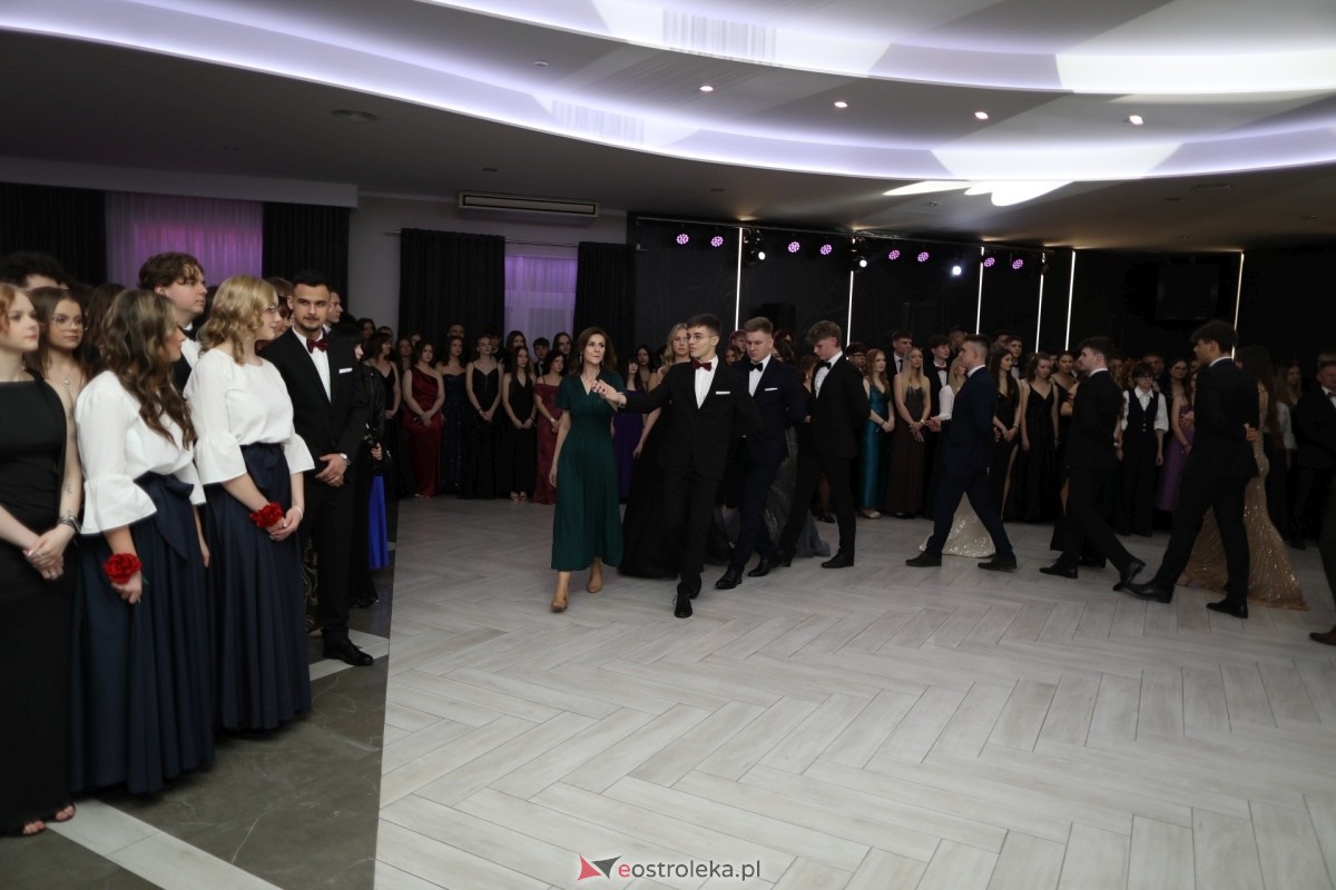 Studniówka I LO w Ostrołęce [17.01.2026] - zdjęcie #379 - eOstroleka.pl