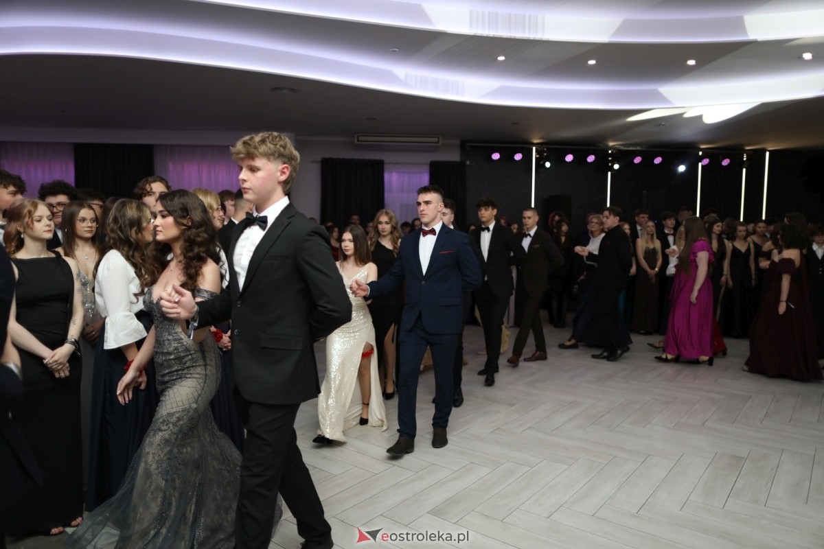 Studniówka I LO w Ostrołęce [17.01.2026] - zdjęcie #376 - eOstroleka.pl