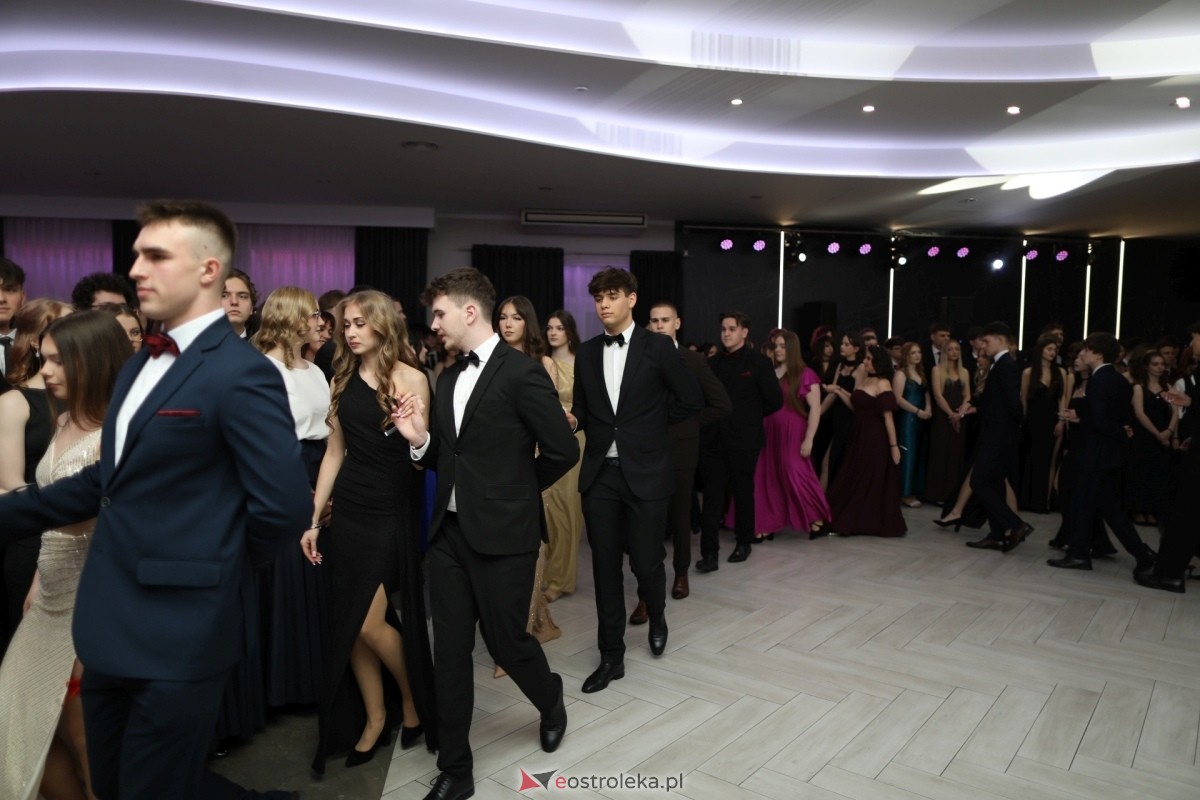 Studniówka I LO w Ostrołęce [17.01.2026] - zdjęcie #374 - eOstroleka.pl