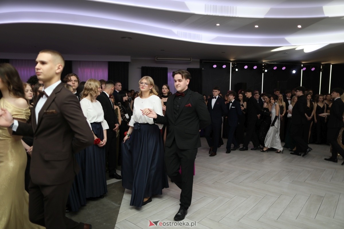 Studniówka I LO w Ostrołęce [17.01.2026] - zdjęcie #372 - eOstroleka.pl