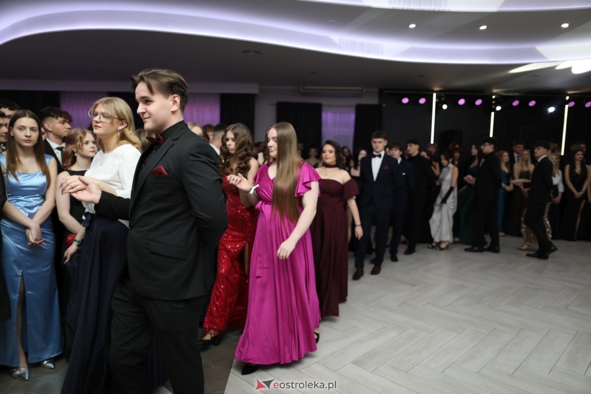 Studniówka I LO w Ostrołęce [17.01.2026] - zdjęcie #371 - eOstroleka.pl