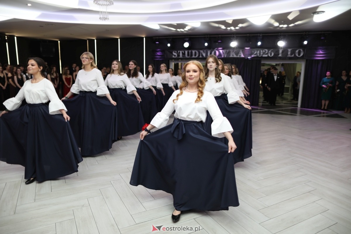 Studniówka I LO w Ostrołęce [17.01.2026] - zdjęcie #356 - eOstroleka.pl