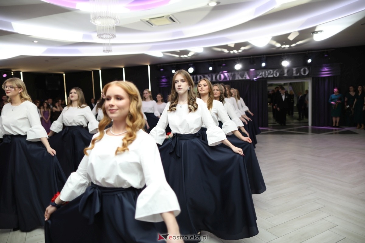 Studniówka I LO w Ostrołęce [17.01.2026] - zdjęcie #354 - eOstroleka.pl