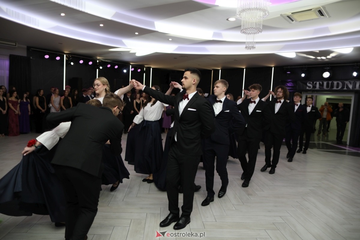 Studniówka I LO w Ostrołęce [17.01.2026] - zdjęcie #337 - eOstroleka.pl