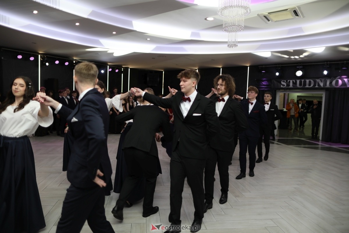 Studniówka I LO w Ostrołęce [17.01.2026] - zdjęcie #335 - eOstroleka.pl