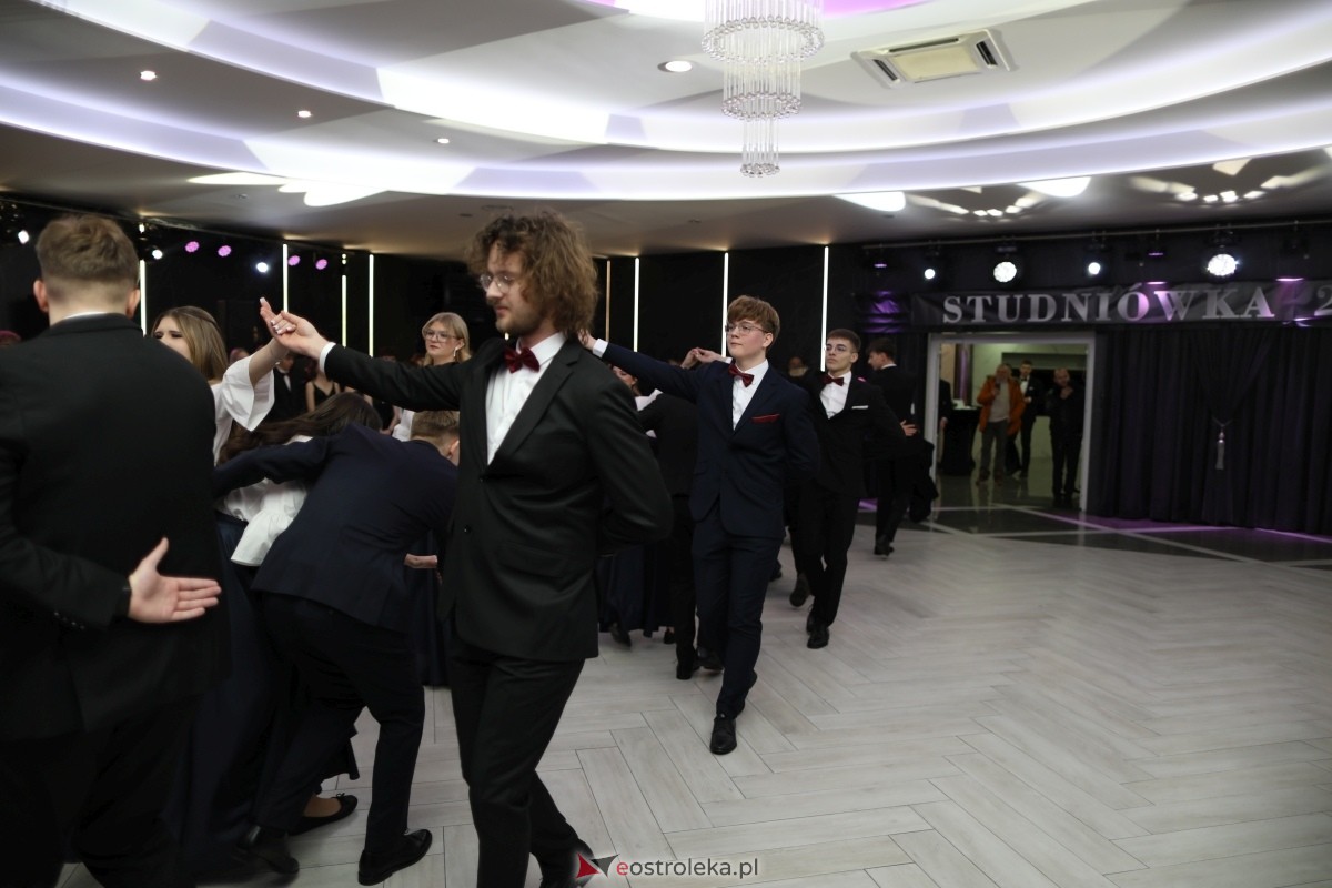 Studniówka I LO w Ostrołęce [17.01.2026] - zdjęcie #333 - eOstroleka.pl