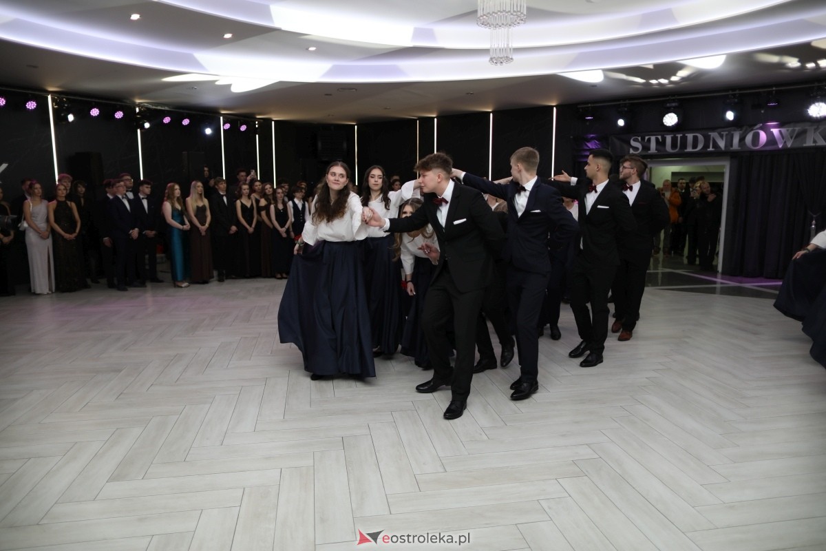 Studniówka I LO w Ostrołęce [17.01.2026] - zdjęcie #324 - eOstroleka.pl