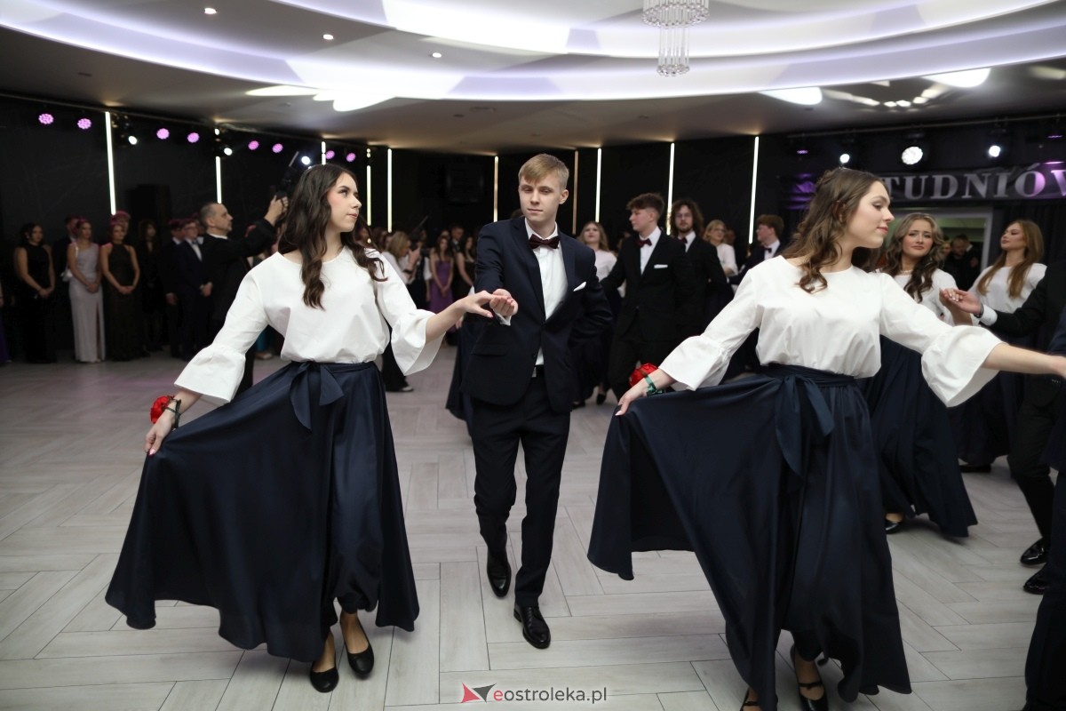 Studniówka I LO w Ostrołęce [17.01.2026] - zdjęcie #318 - eOstroleka.pl