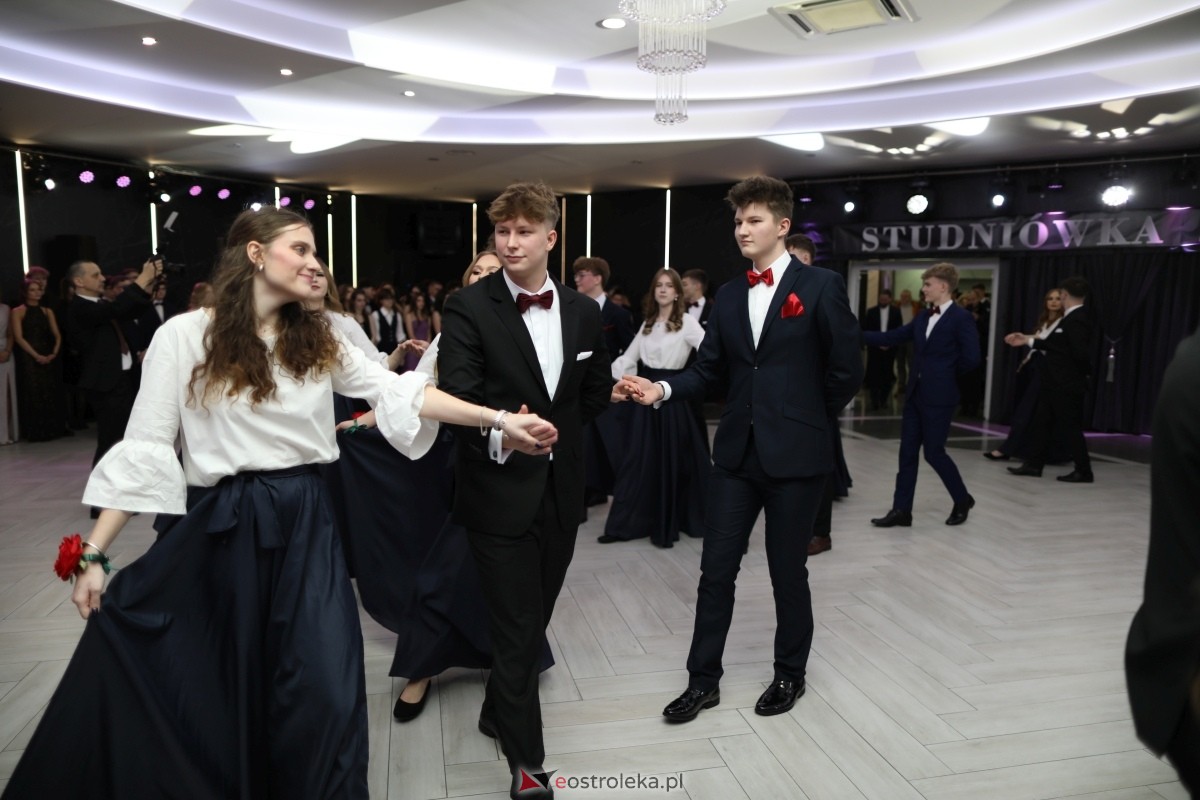 Studniówka I LO w Ostrołęce [17.01.2026] - zdjęcie #326 - eOstroleka.pl
