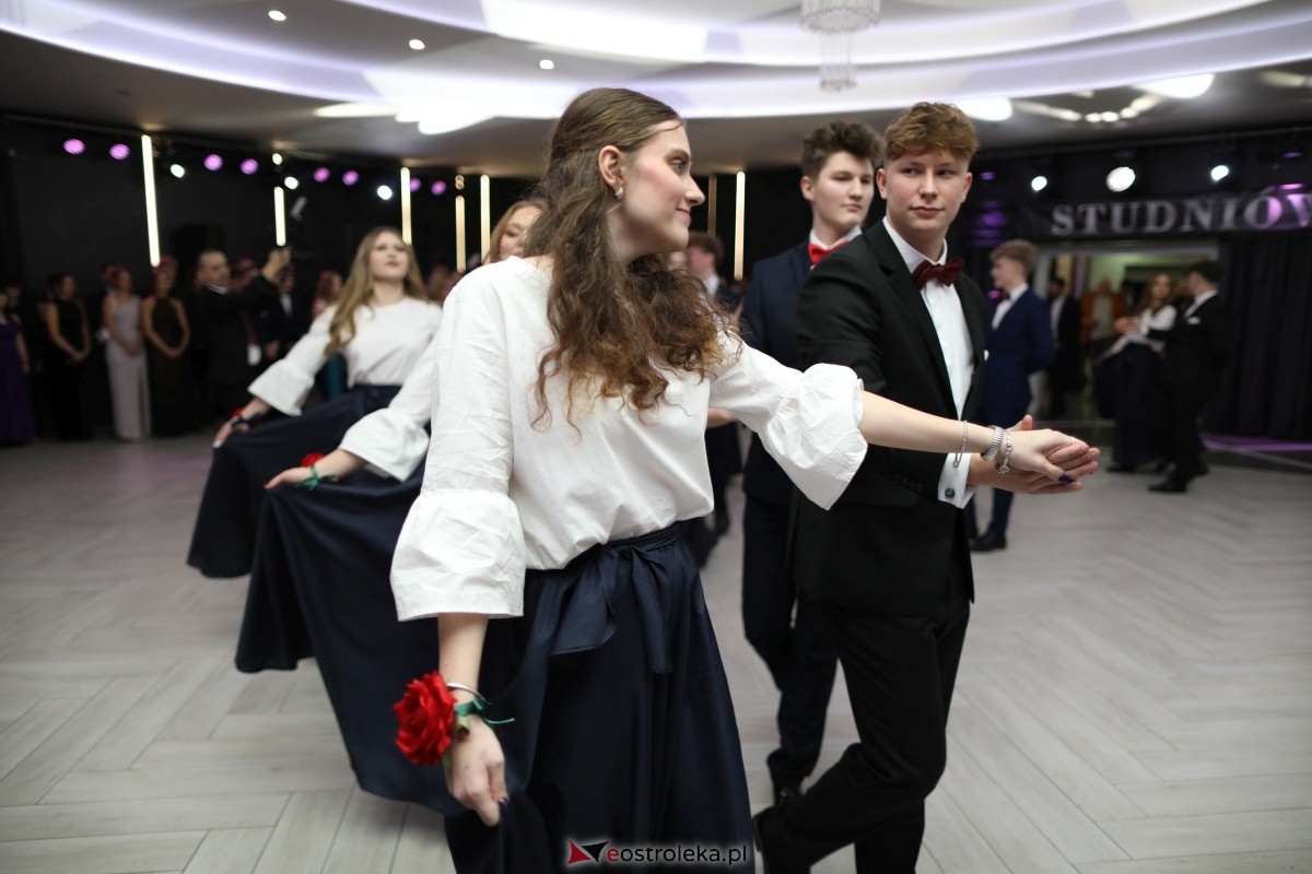 Studniówka I LO w Ostrołęce [17.01.2026] - zdjęcie #325 - eOstroleka.pl