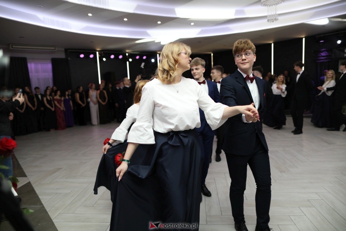 Studniówka I LO w Ostrołęce [17.01.2026] - zdjęcie #164 - eOstroleka.pl