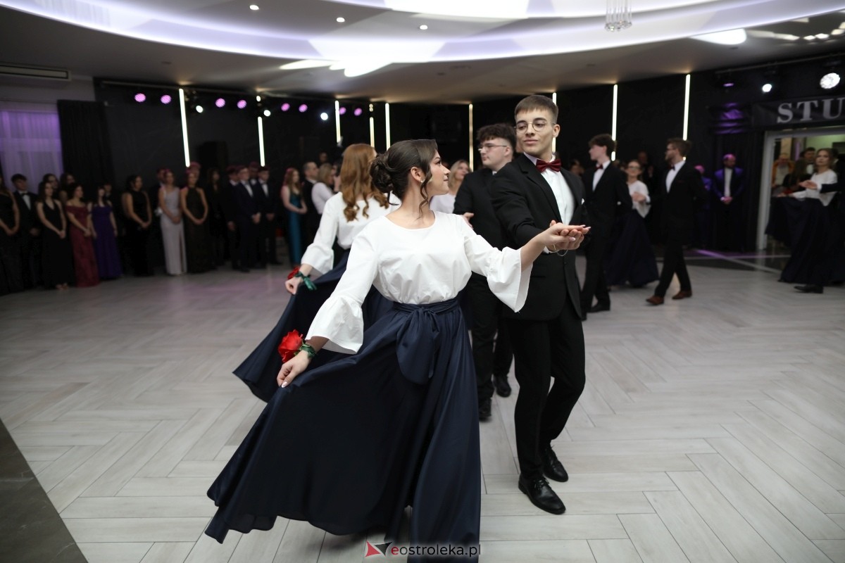 Studniówka I LO w Ostrołęce [17.01.2026] - zdjęcie #252 - eOstroleka.pl