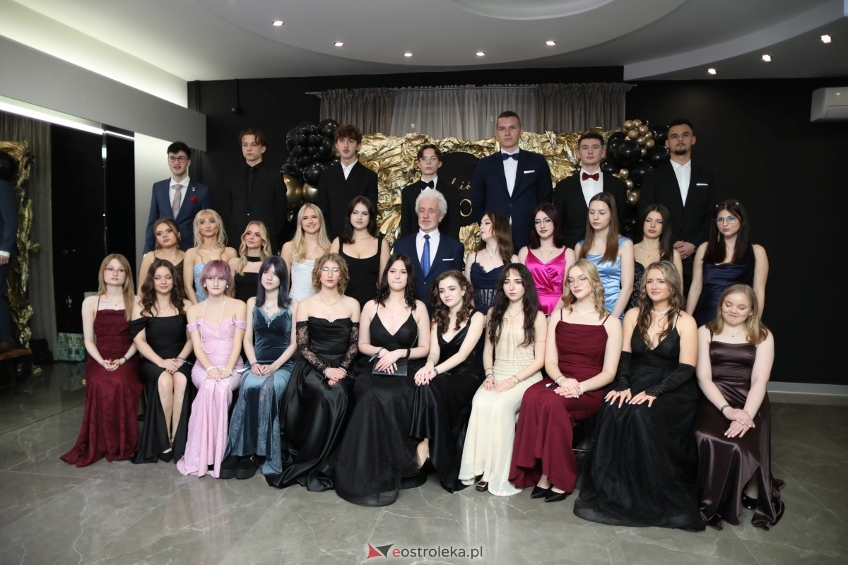 Studniówka I LO w Ostrołęce [17.01.2026] - zdjęcie #275 - eOstroleka.pl