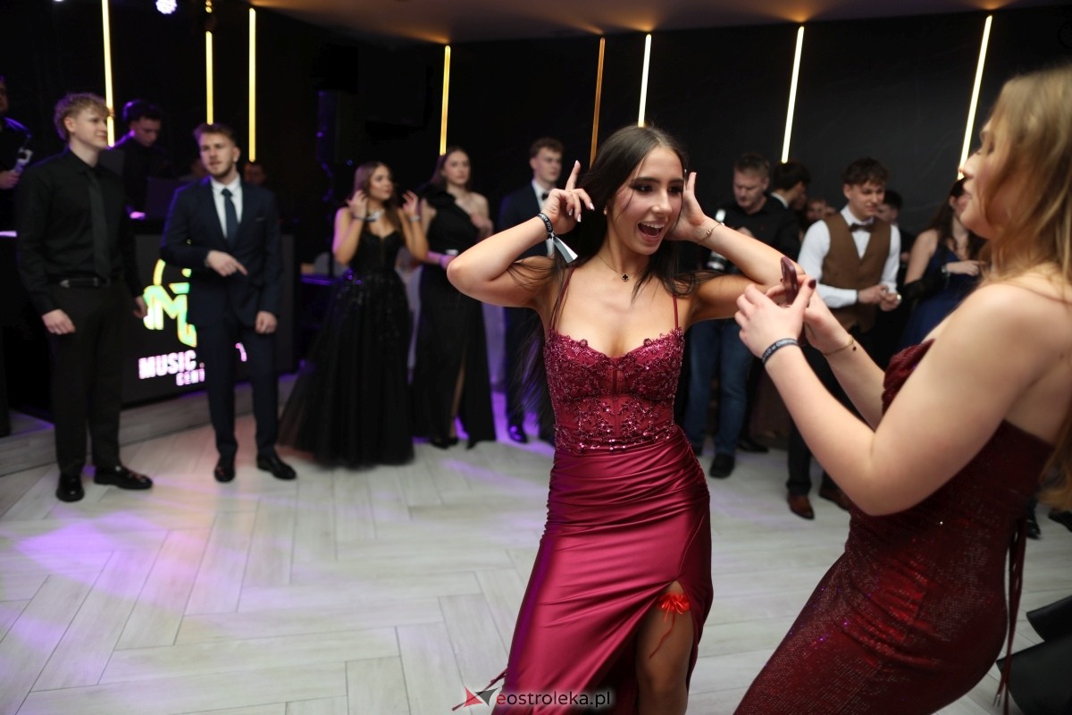 Studniówka I LO w Ostrołęce [17.01.2026] - zdjęcie #99 - eOstroleka.pl