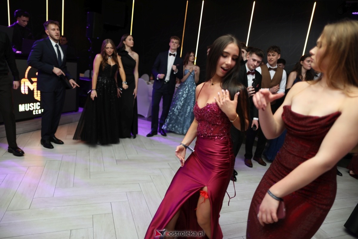 Studniówka I LO w Ostrołęce [17.01.2026] - zdjęcie #97 - eOstroleka.pl