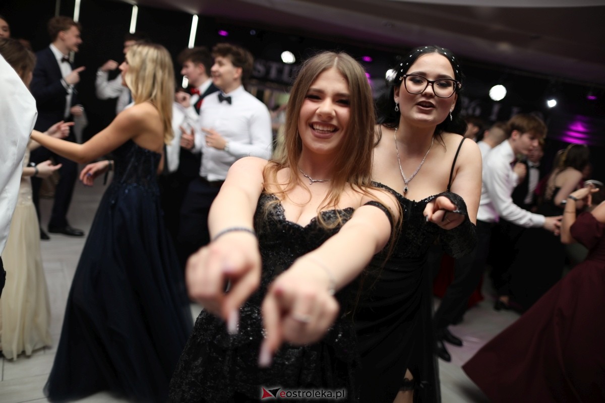 Studniówka I LO w Ostrołęce [17.01.2026] - zdjęcie #125 - eOstroleka.pl