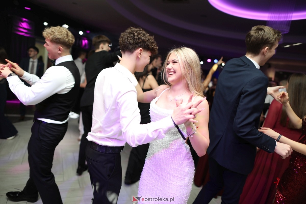 Studniówka I LO w Ostrołęce [17.01.2026] - zdjęcie #106 - eOstroleka.pl