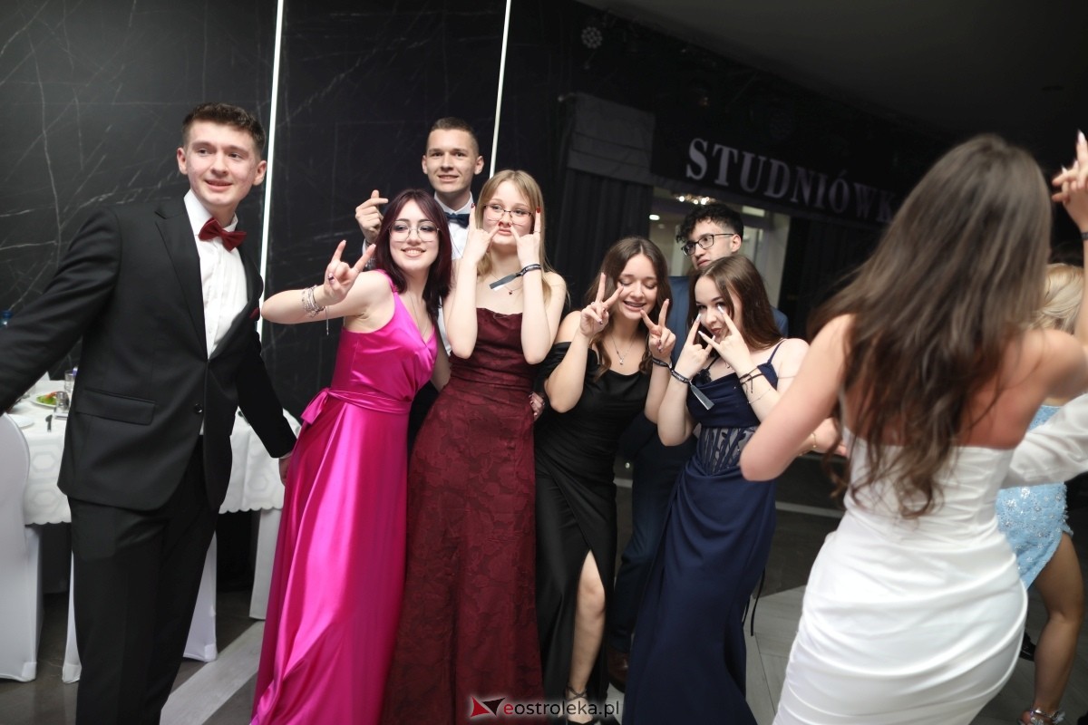 Studniówka I LO w Ostrołęce [17.01.2026] - zdjęcie #104 - eOstroleka.pl