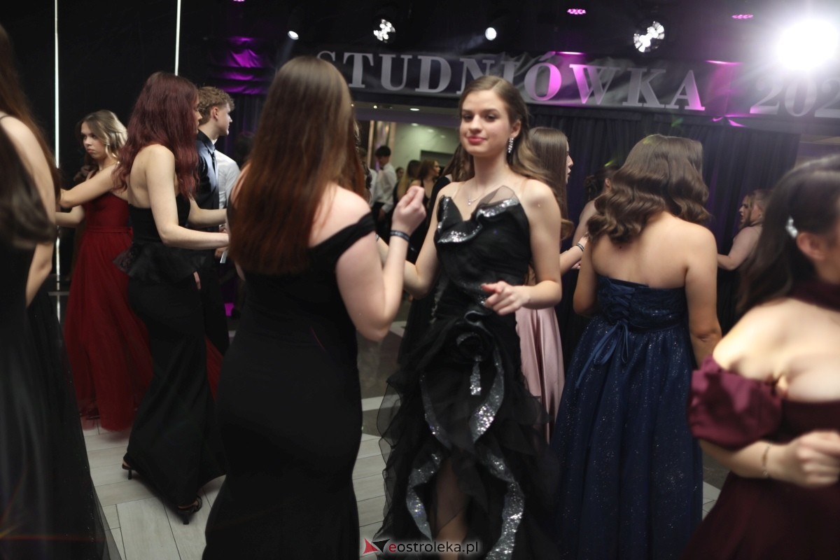 Studniówka I LO w Ostrołęce [17.01.2026] - zdjęcie #98 - eOstroleka.pl